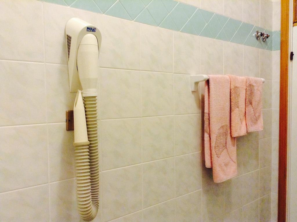 Hotel Sorriso Белларія-Іджеа-Марина Номер фото