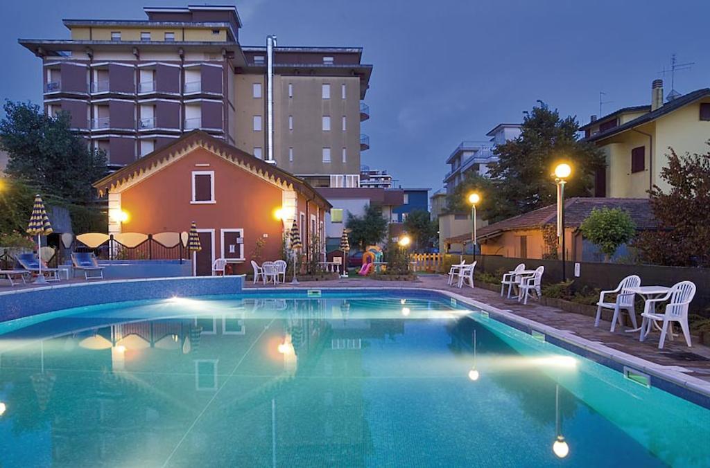 Hotel Sorriso Белларія-Іджеа-Марина Екстер'єр фото