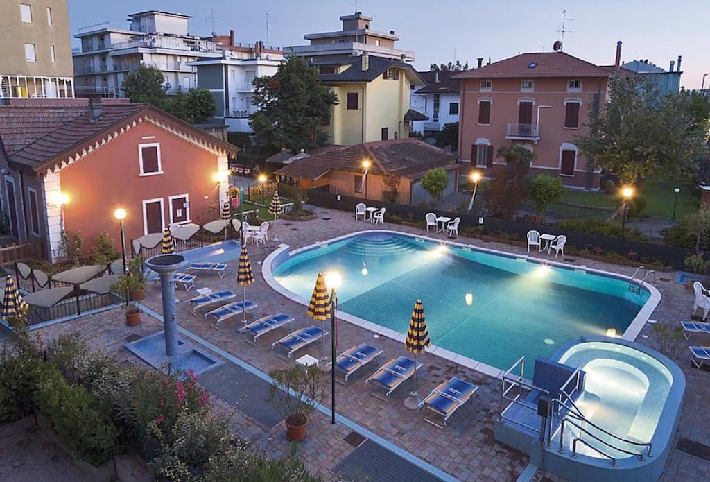 Hotel Sorriso Белларія-Іджеа-Марина Екстер'єр фото