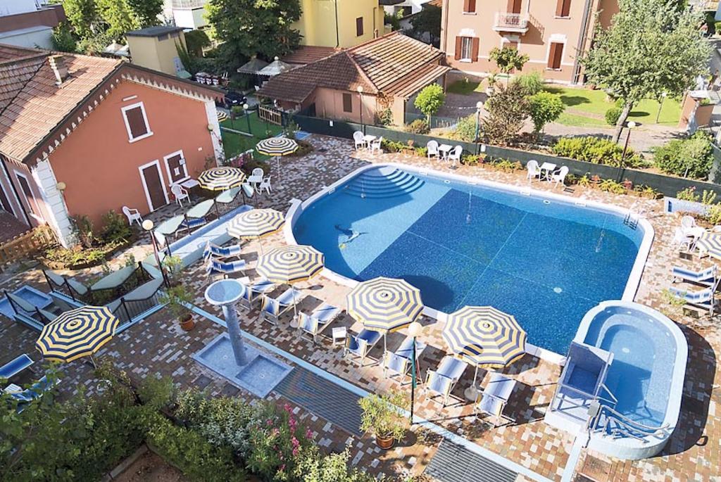 Hotel Sorriso Белларія-Іджеа-Марина Екстер'єр фото