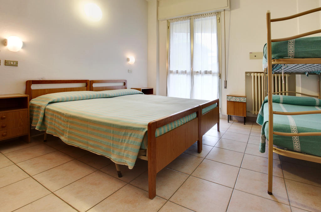 Hotel Sorriso Белларія-Іджеа-Марина Номер фото
